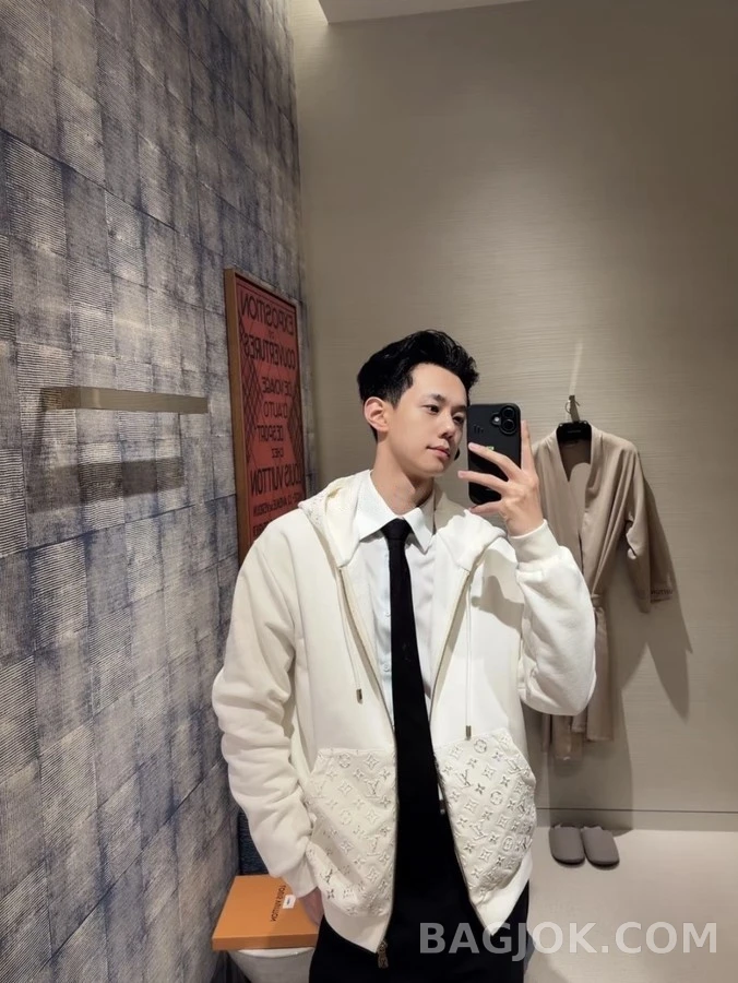 루이비통 루이비통 입체 모노그램 집업 후드 상세 이미지