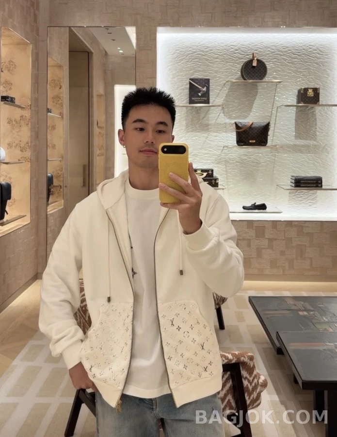 루이비통 루이비통 입체 모노그램 집업 후드 상세 이미지