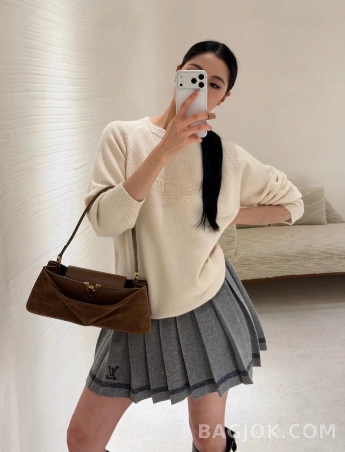 루이비통 루이비통 입체 자수 로고 스웨터 상세 이미지