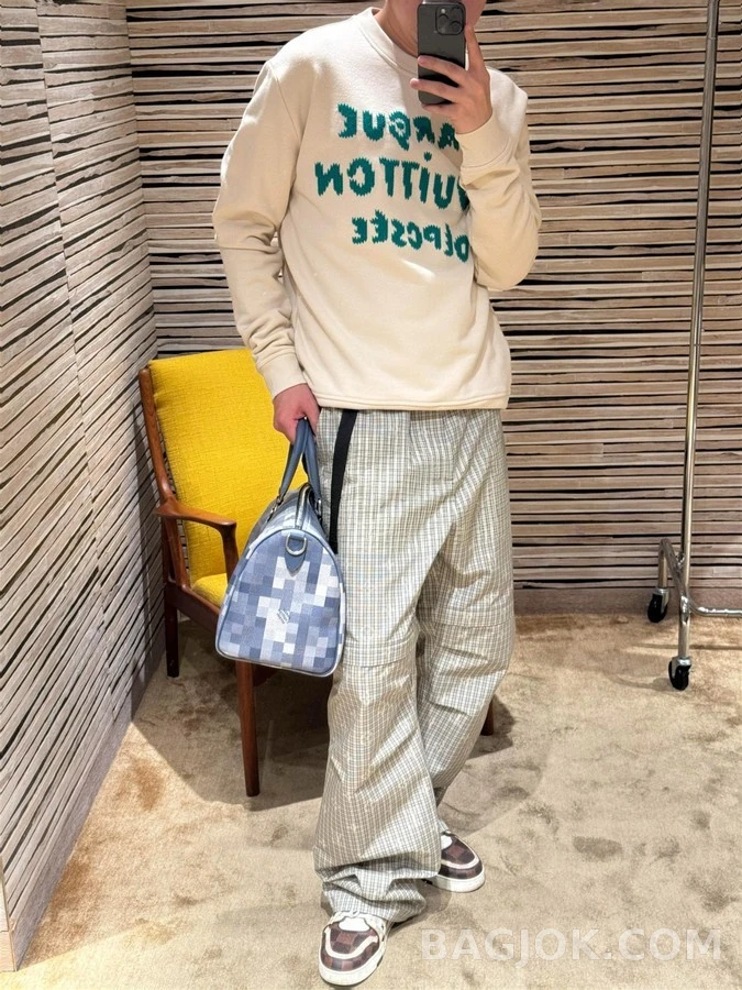 루이비통 루이비통 자수 레터링 맨투맨 상세 이미지