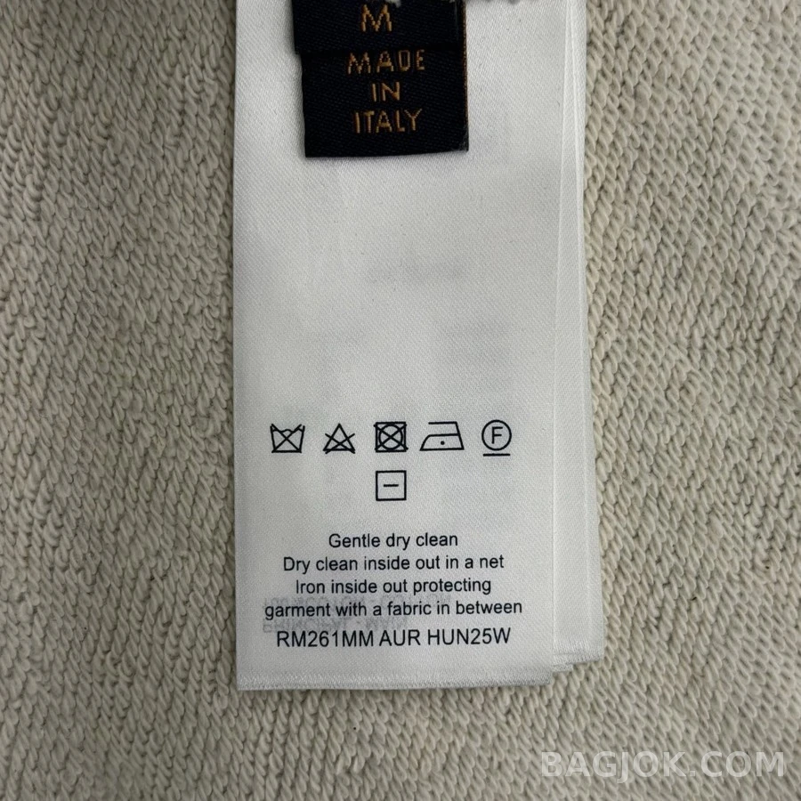루이비통 루이비통 자수 로고 긴팔 티셔츠 상세 이미지