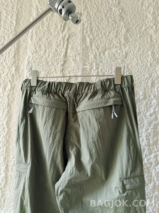 루이비통 루이비통 자수 로고 드로스트링 카고 팬츠 상세 이미지