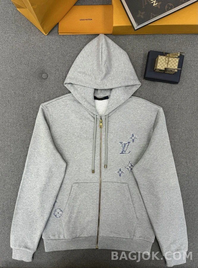 루이비통 루이비통 자수 로고 후드 자켓 상세 이미지