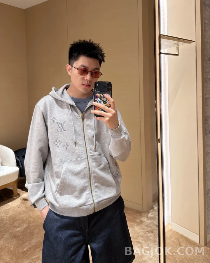 루이비통 루이비통 자수 로고 후드 자켓 상세 이미지
