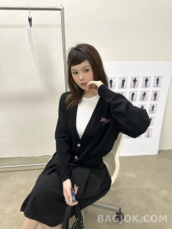 루이비통 루이비통 자수 보석 가디건 상세 이미지