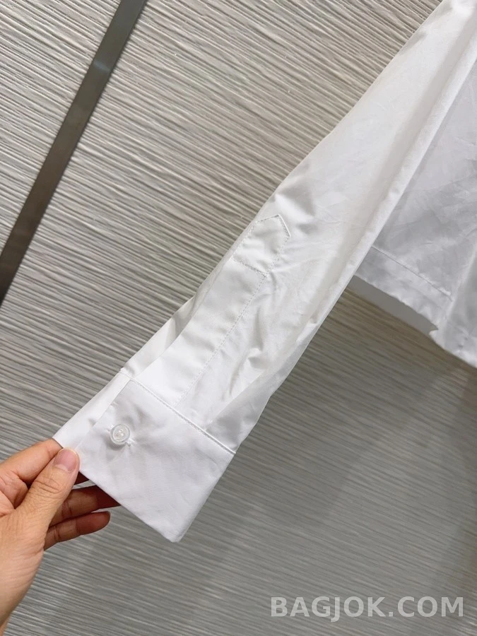 루이비통 루이비통 자수 크롭 셔츠 상세 이미지