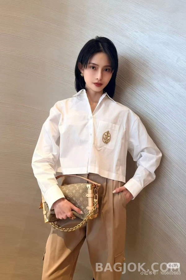 루이비통 루이비통 자수 크롭 셔츠 상세 이미지