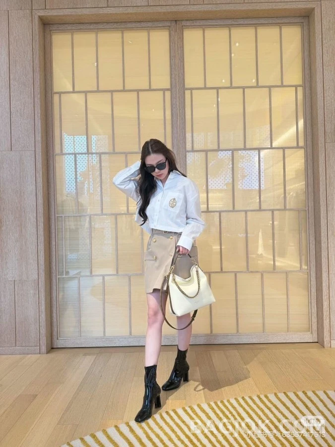 루이비통 루이비통 자수 크롭 셔츠 상세 이미지
