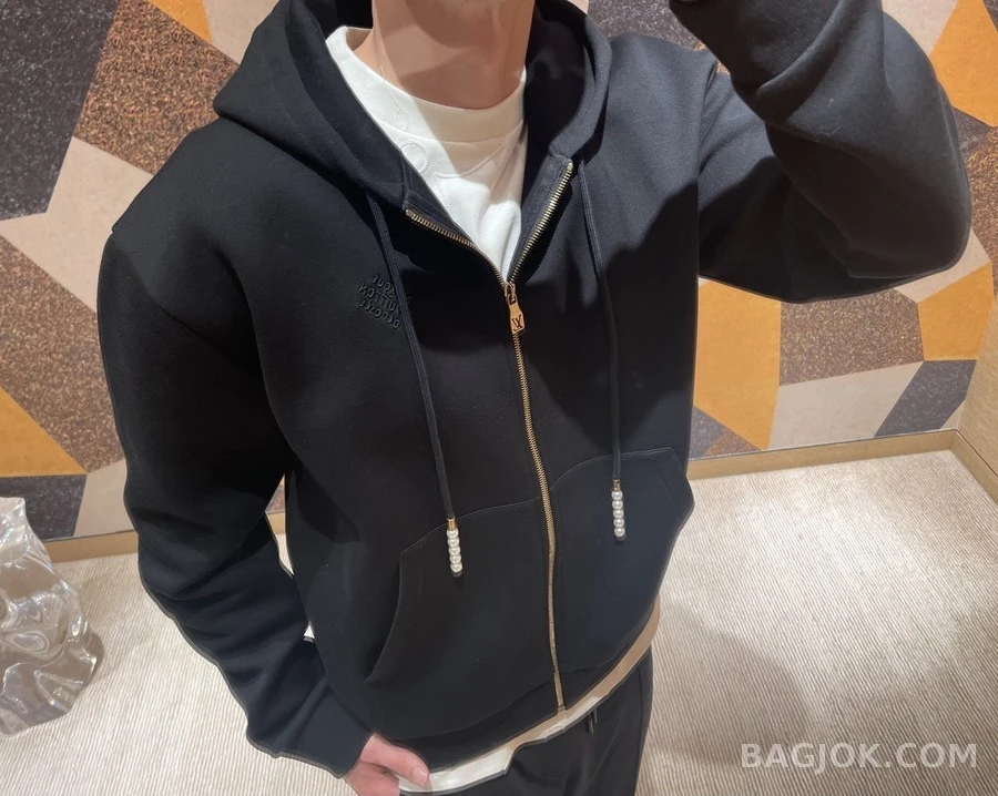 루이비통 루이비통 진주 드로스트링 로고 자수 후드 가디건 상세 이미지