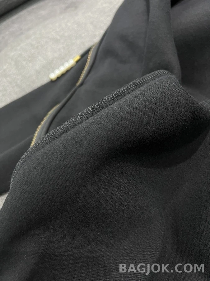 루이비통 루이비통 진주 드로스트링 로고 자수 후드 가디건 상세 이미지