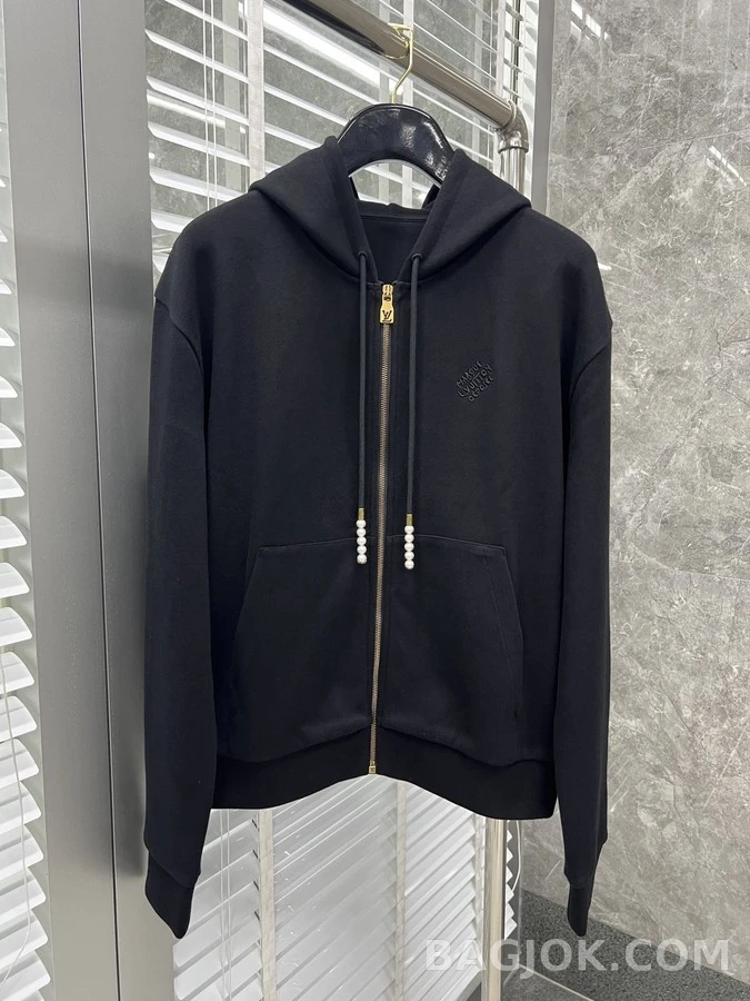 루이비통 루이비통 진주 드로스트링 로고 자수 후드 가디건 상세 이미지