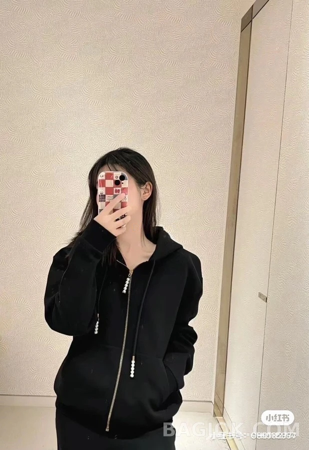 루이비통 루이비통 진주 드로스트링 로고 자수 후드 가디건 상세 이미지