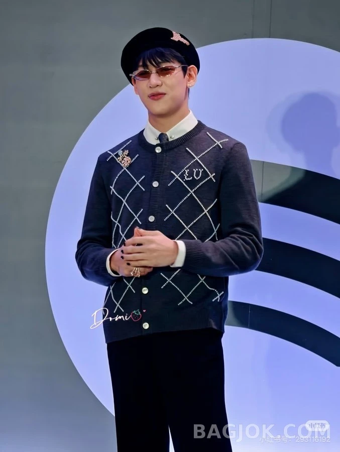 루이비통 루이비통 진주 자수 마름모 니트 가디건 상세 이미지