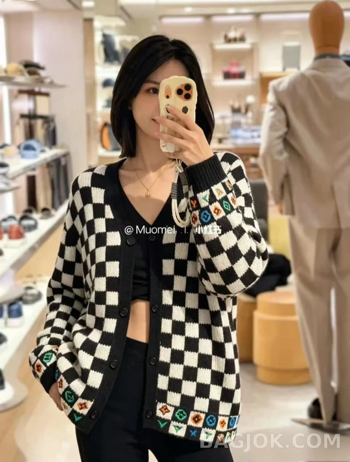 루이비통 루이비통 체커보드 자수 가디건 상세 이미지