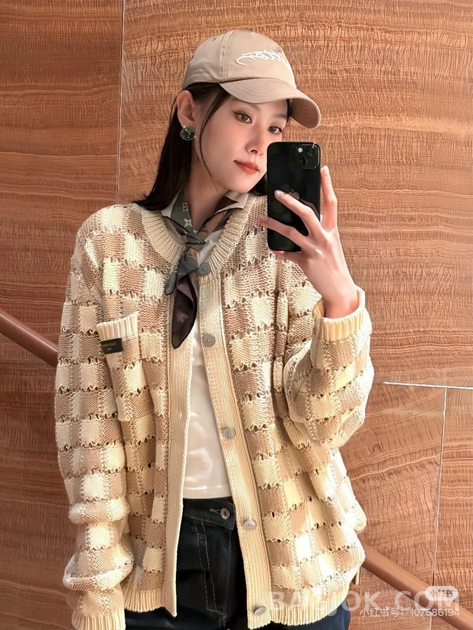 루이비통 루이비통 체커보드 펀칭 니트 가디건 상세 이미지