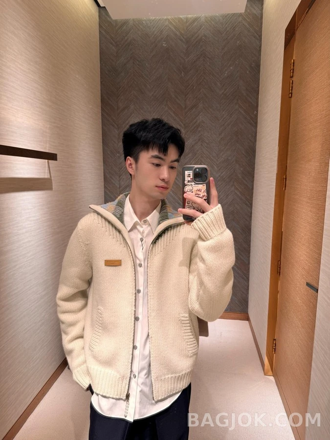 루이비통 루이비통 체크넥 인타샤 니트 가디건 상세 이미지