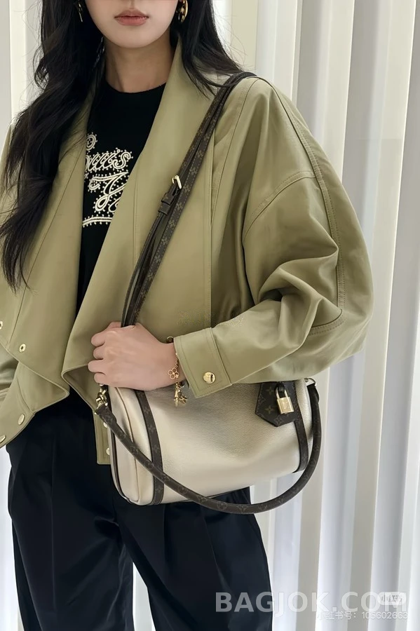루이비통 루이비통 카키색 오버핏 자켓 상세 이미지