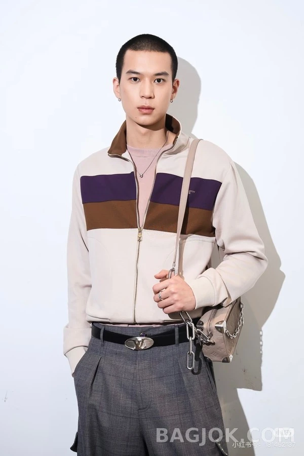 루이비통 루이비통 컬러블록 레터링 트랙 자켓 상세 이미지