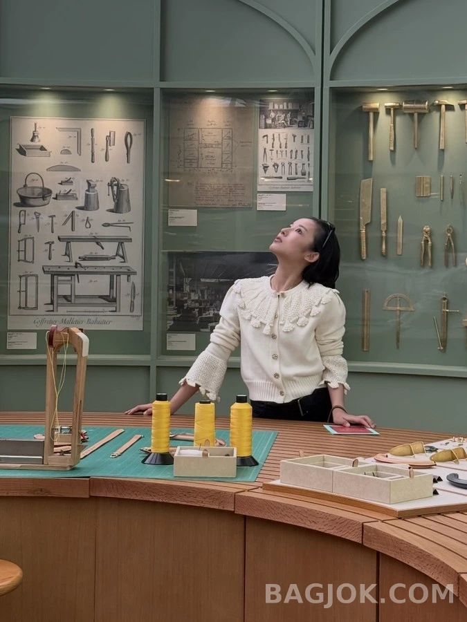 루이비통 루이비통 크로셰 러플 칼라 가디건 상세 이미지