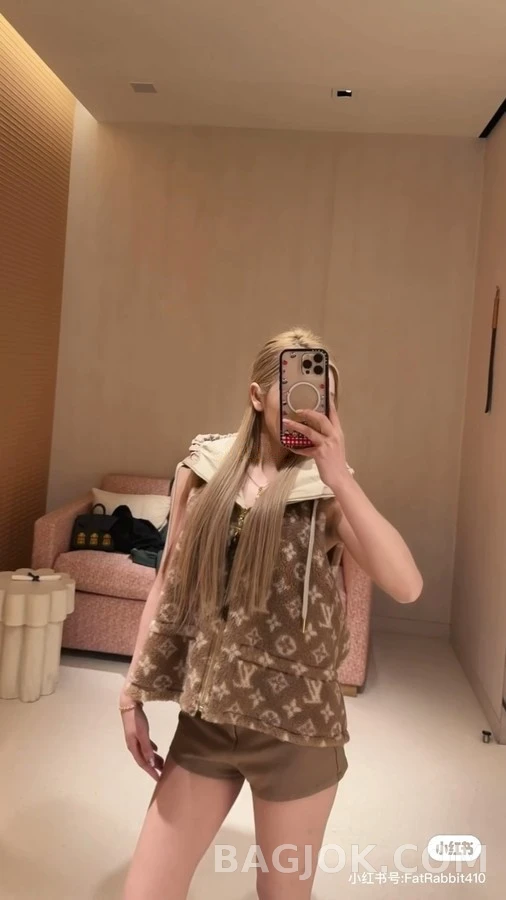 루이비통 루이비통 테디 모노그램 후드 집업 상세 이미지