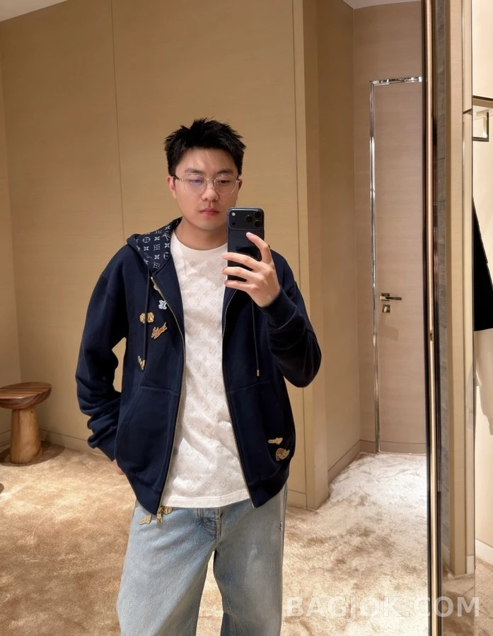 루이비통 루이비통 패치 디테일 집업 후드 상세 이미지
