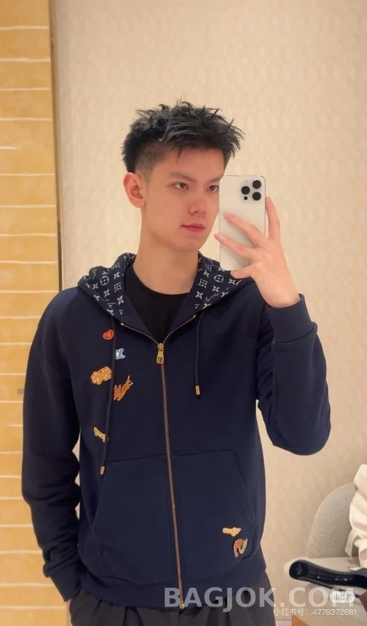 루이비통 루이비통 패치 디테일 후드 집업 상세 이미지