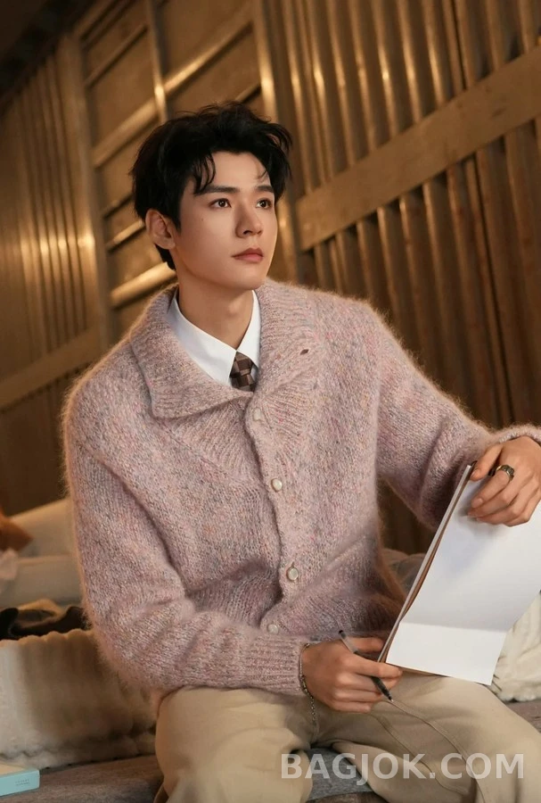 루이비통 루이비통 핑크 컬러 스티치 니트 가디건 상세 이미지