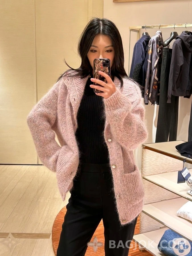 루이비통 루이비통 핑크 컬러 스티치 니트 가디건 상세 이미지