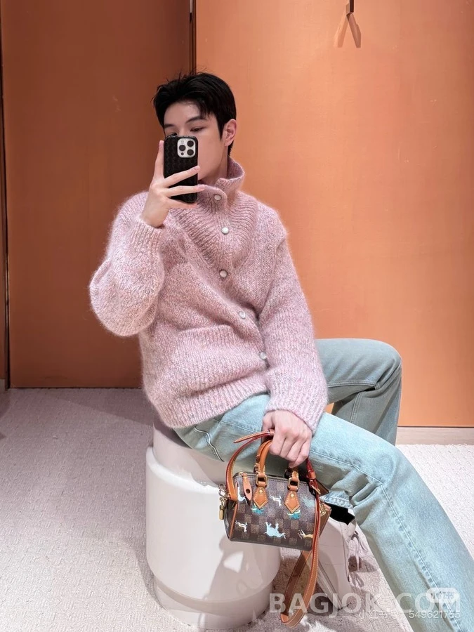 루이비통 루이비통 핑크 컬러 스티치 니트 가디건 상세 이미지