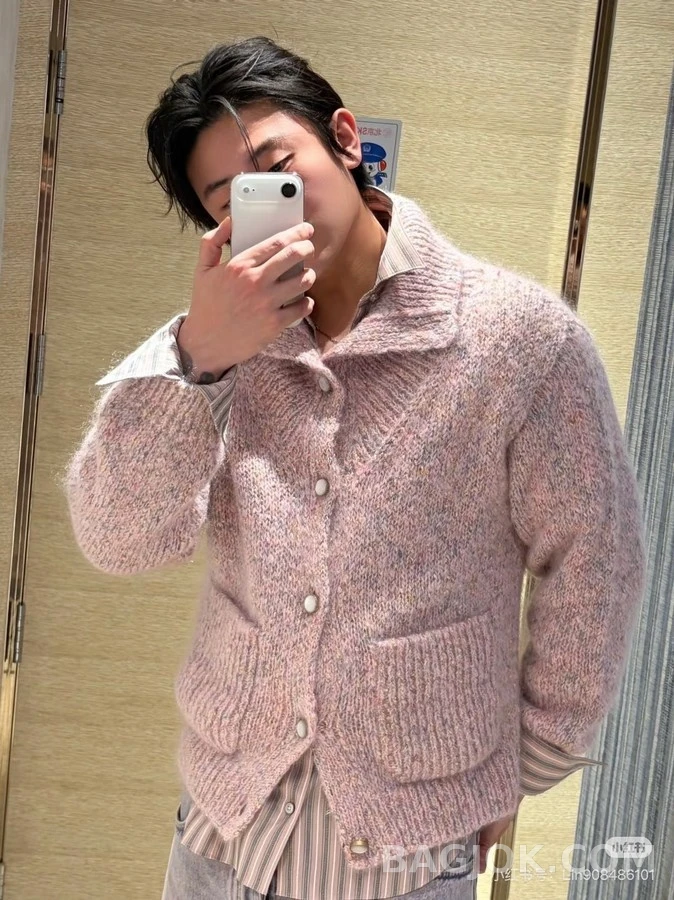 루이비통 루이비통 핑크 컬러 스티치 니트 가디건 상세 이미지
