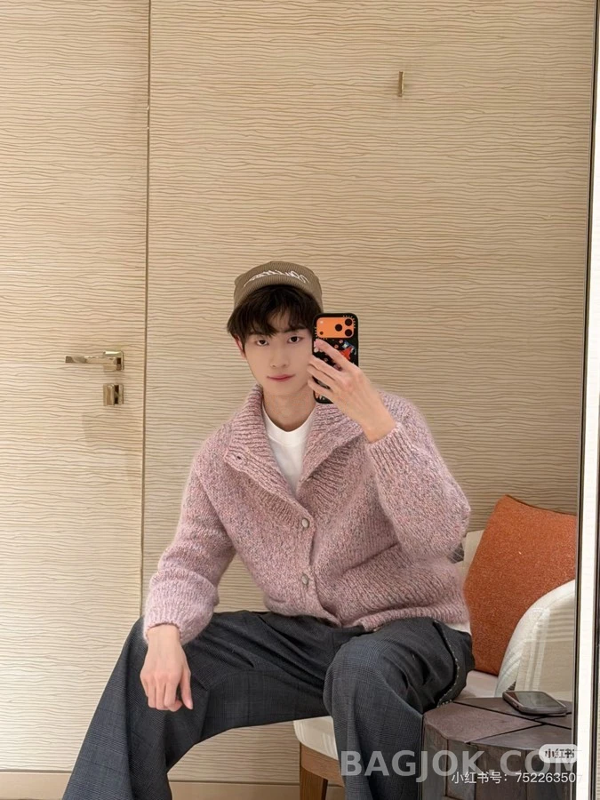 루이비통 루이비통 핑크 컬러 스티치 니트 가디건 상세 이미지