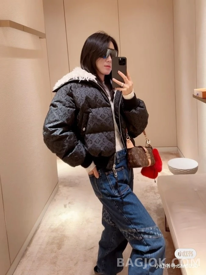 루이비통 루이비통 V 패치워크 로고 데님 팬츠 상세 이미지