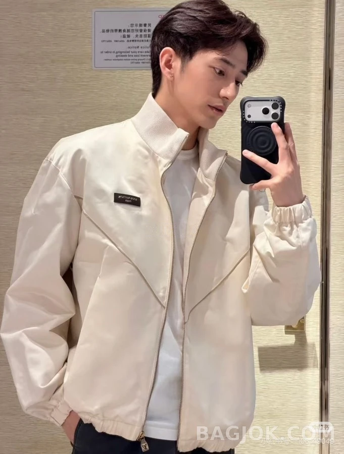 루이비통 루이비통 V형 파이핑 트랙 자켓 상세 이미지