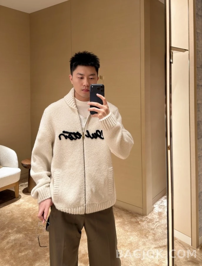 루이비통 루이비통 Vui tton 레터링 울 혼방 집업 니트 상세 이미지