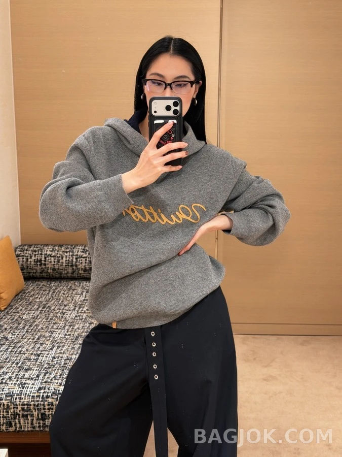 루이비통 루이비통 Vuitton 레더 레터링 후드 상세 이미지