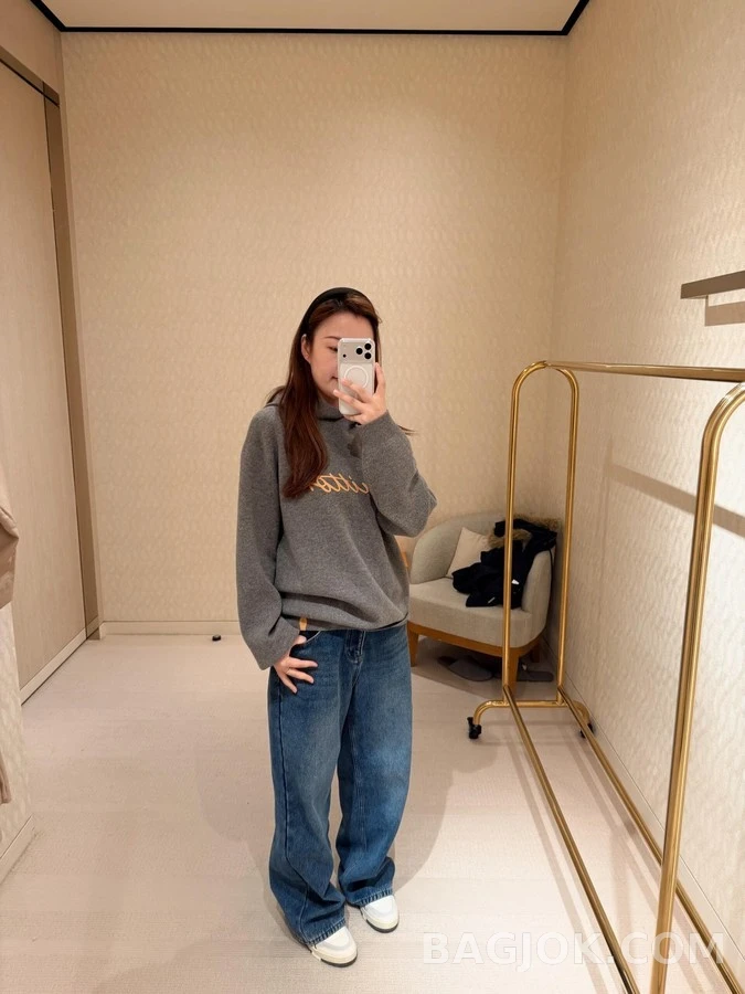 루이비통 루이비통 Vuitton 레더 레터링 후드 상세 이미지