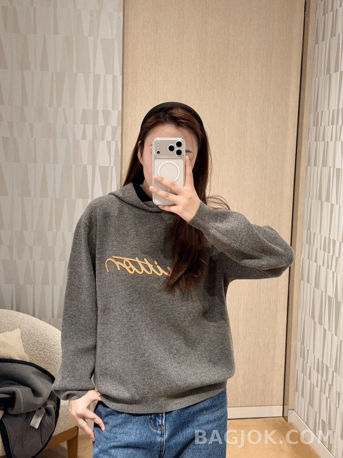 루이비통 루이비통 Vuitton 레더 레터링 후드 상세 이미지