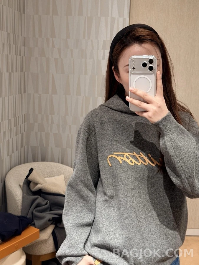 루이비통 루이비통 Vuitton 레더 레터링 후드 상세 이미지