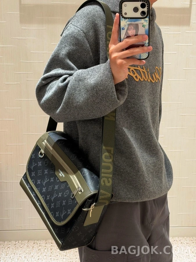 루이비통 루이비통 Vuitton 레더 레터링 후드 상세 이미지