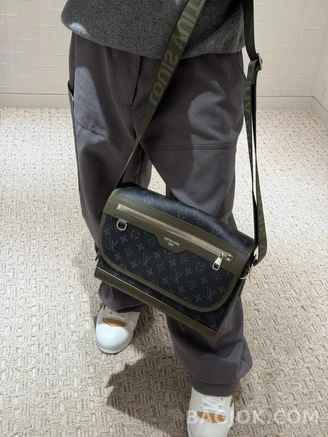 루이비통 루이비통 Vuitton 레더 레터링 후드 상세 이미지