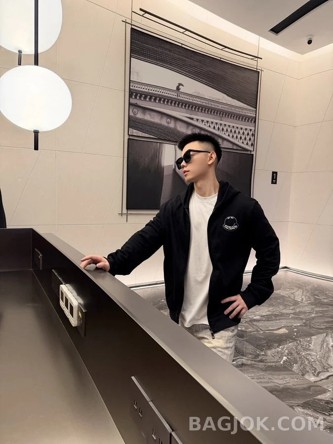 몽클레어 몽클레어 로고 자수 풀집업 후드 상세 이미지