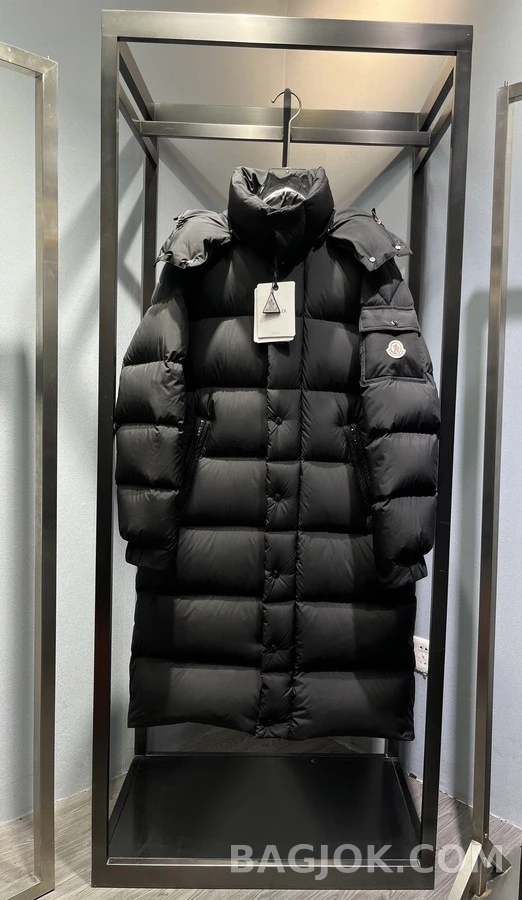 몽클레어 몽클레어 블랙 스냅 탈부착 와이드 후드 여성 패딩 상세 이미지