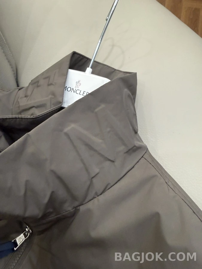 몽클레어 몽클레어 엠보 로고 면 자켓 상세 이미지