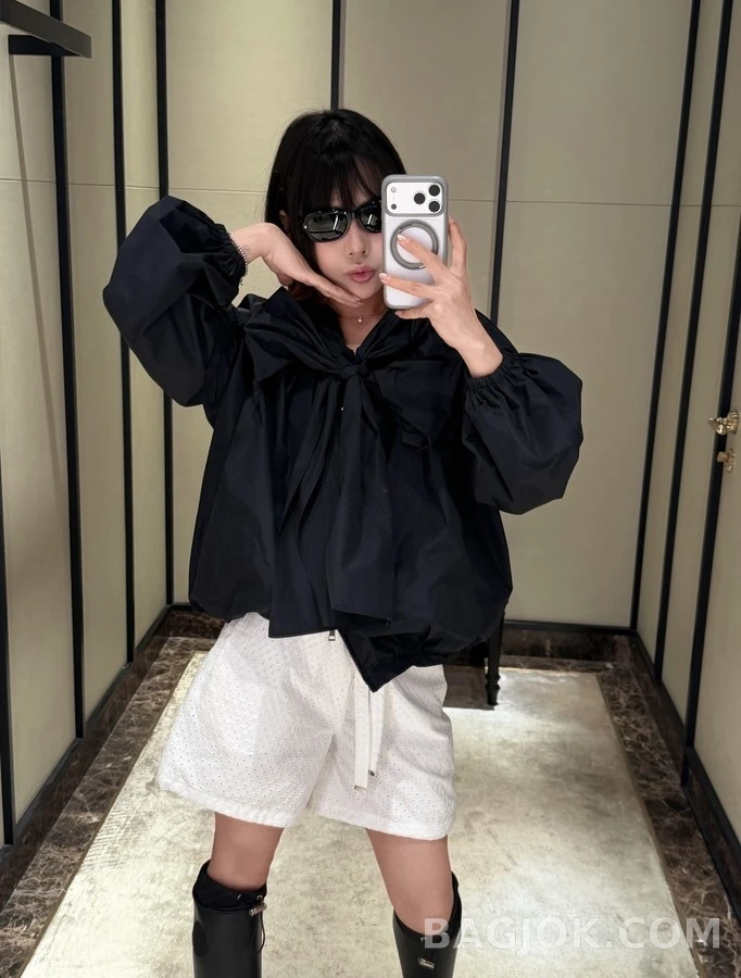 몽클레어 몽클레어 입체 리본 후드 자켓 상세 이미지