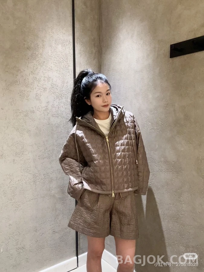 몽클레어 몽클레어 퀼팅 후드 케이프 패딩 상세 이미지