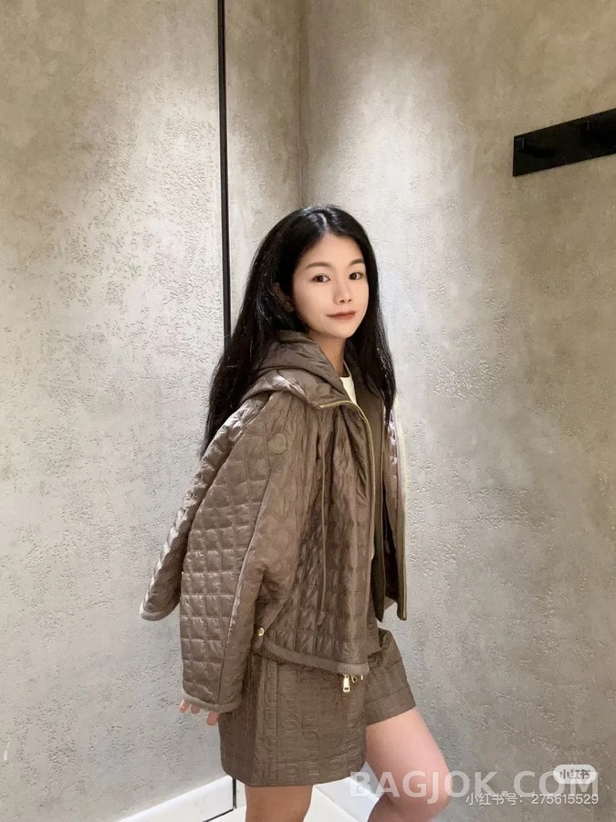 몽클레어 몽클레어 퀼팅 후드 케이프 패딩 상세 이미지