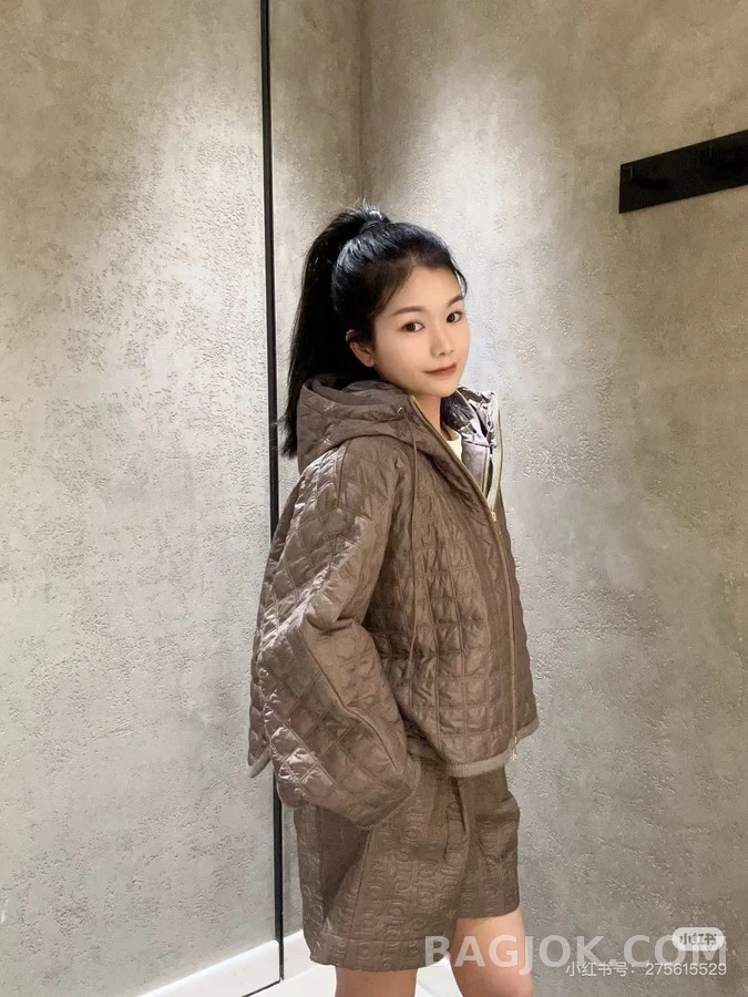 몽클레어 몽클레어 퀼팅 후드 케이프 패딩 상세 이미지
