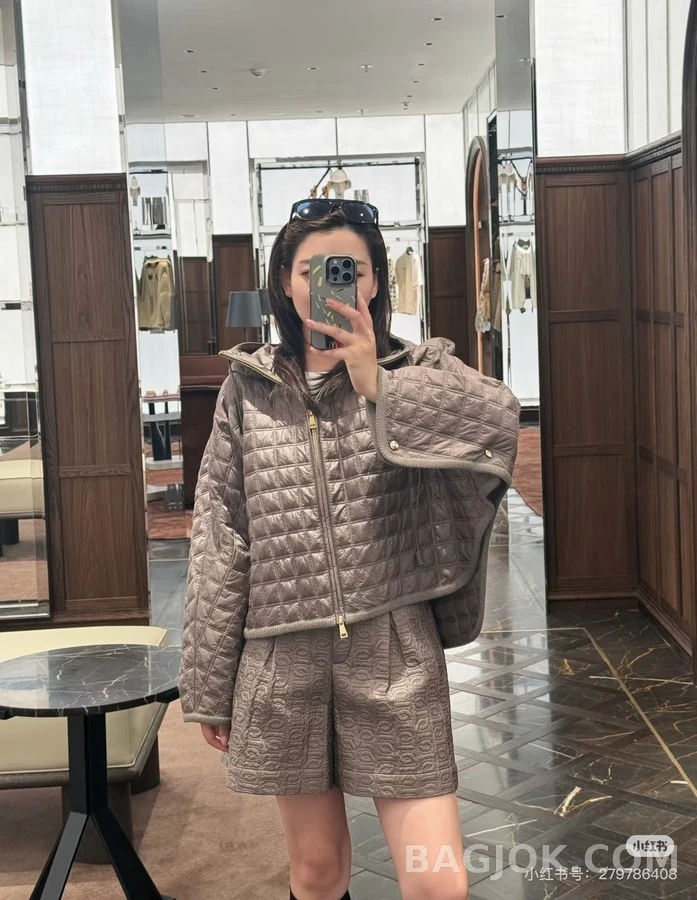 몽클레어 몽클레어 퀼팅 후드 케이프 패딩 상세 이미지