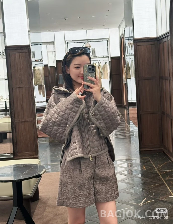 몽클레어 몽클레어 퀼팅 후드 케이프 패딩 상세 이미지