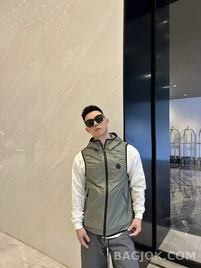 몽클레어 몽클레어 후드 리플렉티브 베스트 상세 이미지